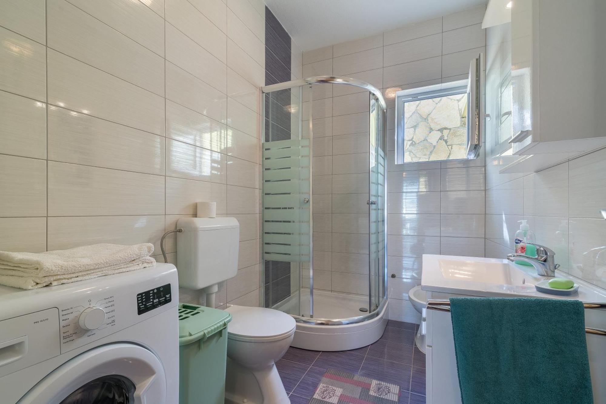 Apartmani Jelic 维耶拉克 外观 照片