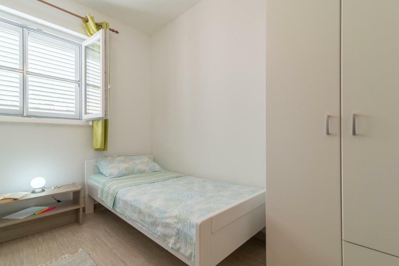 Apartmani Jelic 维耶拉克 外观 照片