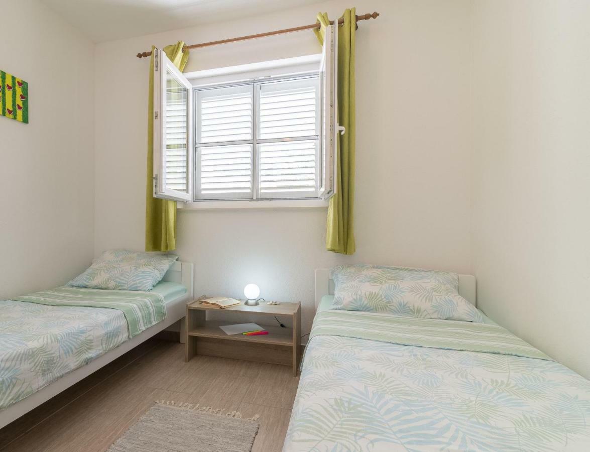 Apartmani Jelic 维耶拉克 外观 照片